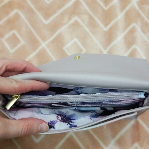 Wallet - Picture 3 of 4